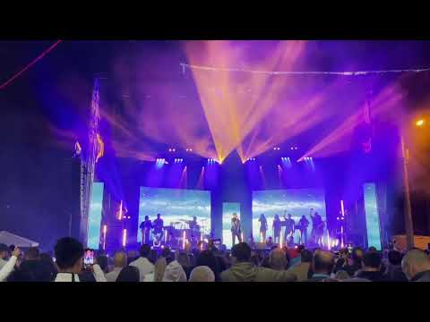 Aprendi No Sofrimento clip ao vivo Portugal