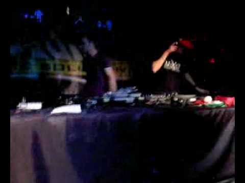 MAD DOG vs NOIZE SUPPRESSOR  (live al florida)  16/1/10