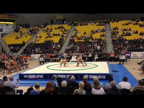 US Sumo Open 2016 - Mens Openweight Quarter Finals - Takeshi (JAP) vs Roy (USA)