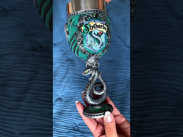 Vídeo relacionado con Harry Potter Slytherin Goblet Unisex Cáliz Standard Poliresina