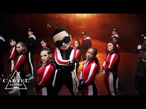 Daddy Yankee & Snow - Con Calma (Video Oficial)