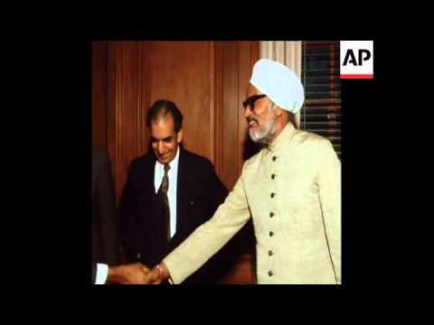 SYND 27-8-72 THE INDIAN FOREIGN MINISTER MEETS A DELEGATION OF PAKISTANIS
