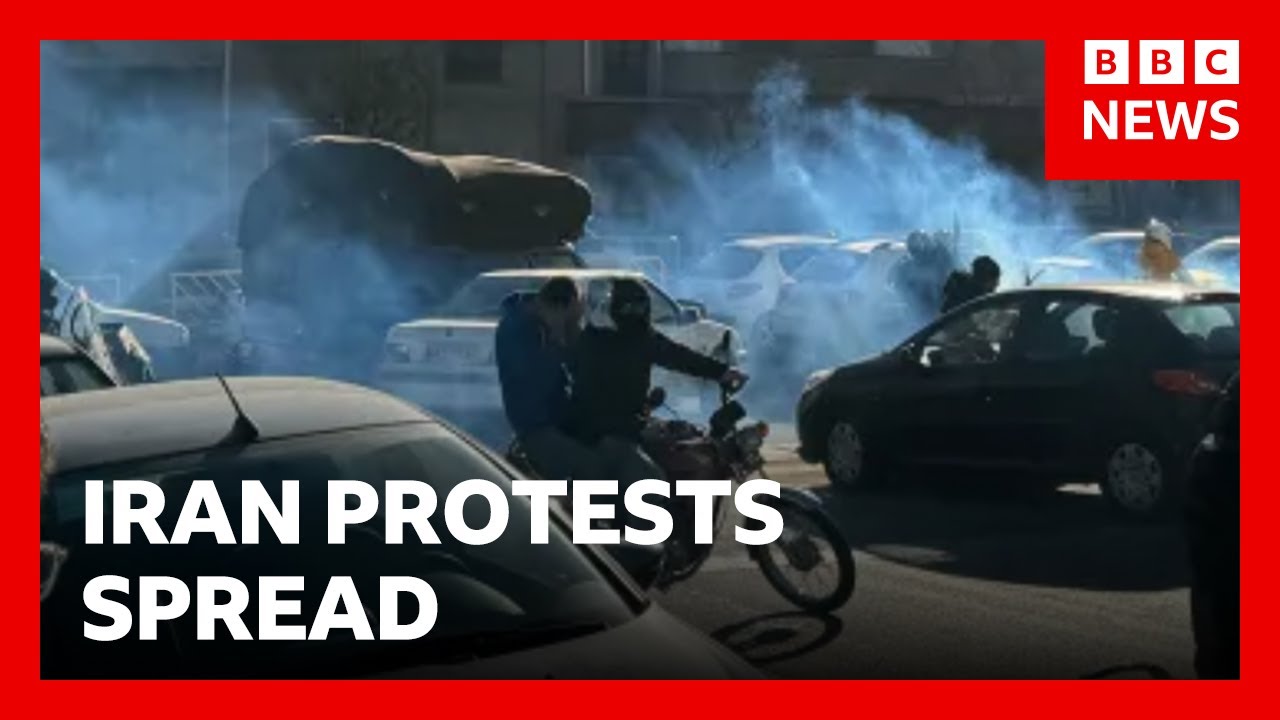 Iran crisis deepens - protests spread with chants of “death to the dictator” | BBC News