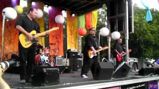 The Smithereens-Miles From Nowhere-Maplewoodstock 2011