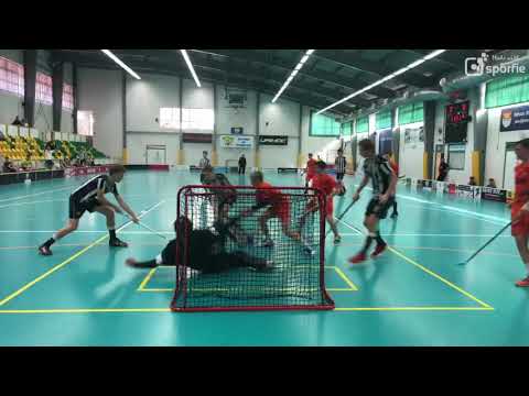 Wizards dorost orange, vers Kobylisy - jako nůž máslem