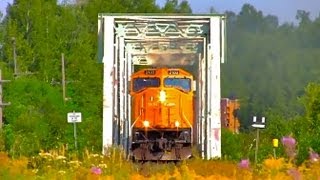 preview picture of video '[HD] 3 Trains on Ontario Northland's Temagami Subdivision'