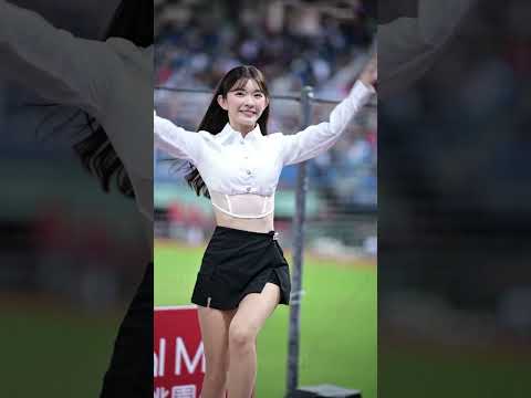 【Rakuten Girls】樂天 #穎樂Nina { 樂天Ready Go } 上班族 20230907