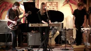 Navneløs - "Stille" - trio-session