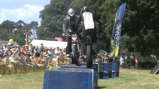 preview picture of video 'MOTOR BIKE STUNT RIDERS SHOW BROMYARD GALA 2011'