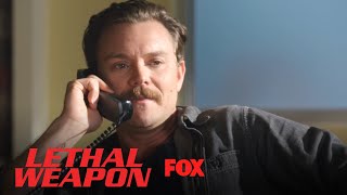 Extrait | Riggs Calls Maureen From Her Office [VO]