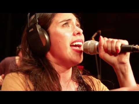 Escena Viva:  Golosa la Orquesta -  Por qué será