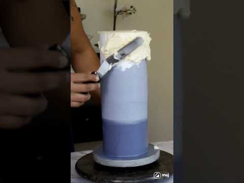 Super tall buttercream cake🥳