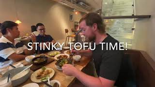 [分享] 統一洋投Tim Melville品嚐臭豆腐