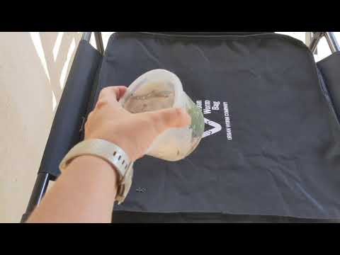 Composting Outdoors - Urban Worm Bag v2 Feeding - Day 17 - FLIES SPOTTED!