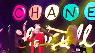 Download lagu 190328 Blackpink JENNIE singing 'Can't Take My Eyes Off You' @ chanelpharrell event mp3