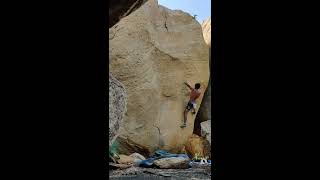 Video thumbnail of Cosmic Crimp, 6b+. Hampi