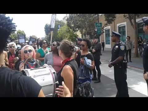 @JanelleMonae @dijenna @wondaland tell #SFPD #HyTB