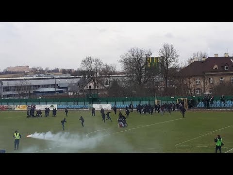 Zadyma na meczu w Brzesku. Okocimski - Tarnovia Tarnów (16.03.2019)
