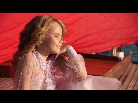 Summer Fashion Show by Kira Tan Scarlet Sails 3 Eleonora Orlova