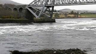 preview picture of video 'Falls of Lora and Connel Bridge'