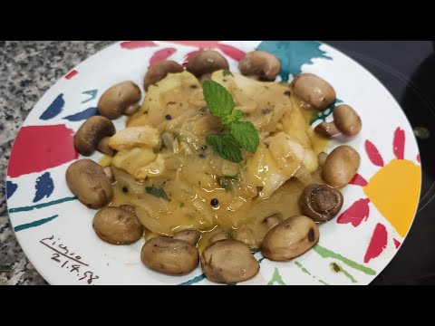 Merluza #encebollada con champiñones salteados 😋 #merluza #healthy #pescadoensalsa #verano2023