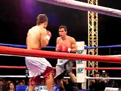 Cuarto y último round del triunfo de El Ruso Adriel