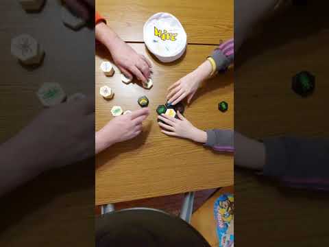 Hive társasjáték - Társasozik a család