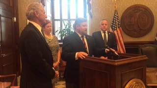 Gov. Henry McMaster signs an prescription pain pill monitoring bill into law.