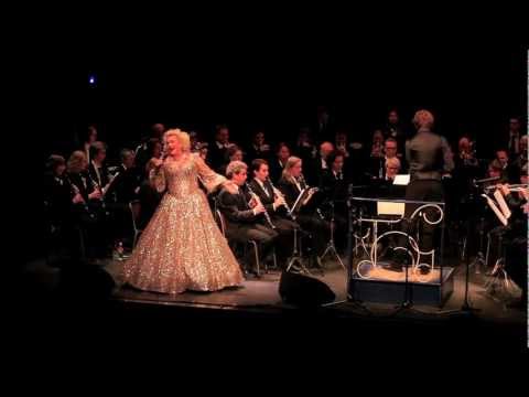 Muziekvereniging TOG Berlicum & Karin Bloemen - Something