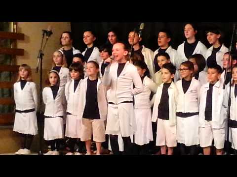 Nicole Melis e Mitici Angioletti cantano "Due nonni innamorati" Zecchino 2013