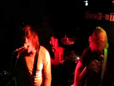 DissolvedIn at Rock-It Club 18/12/08 (2)