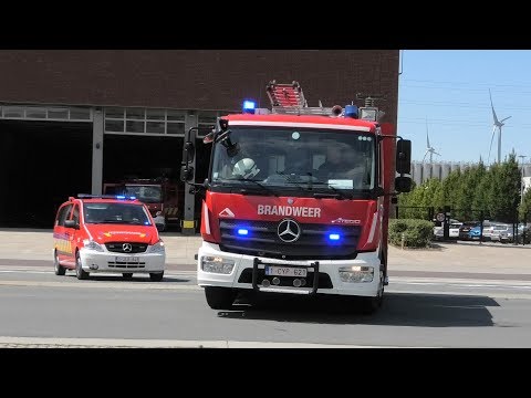 Brandweer Antwerpen post Noord met Spoed onderweg naar een ongeval met een Vrachtwagen
