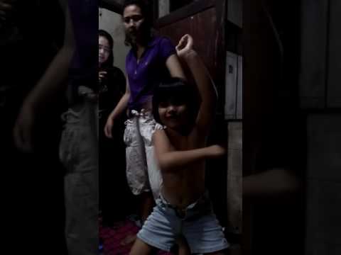 น้ำซุปใบไม้โรคสะเก็ดเงิน กลากบนนิ้วมือของเชื้อราที่