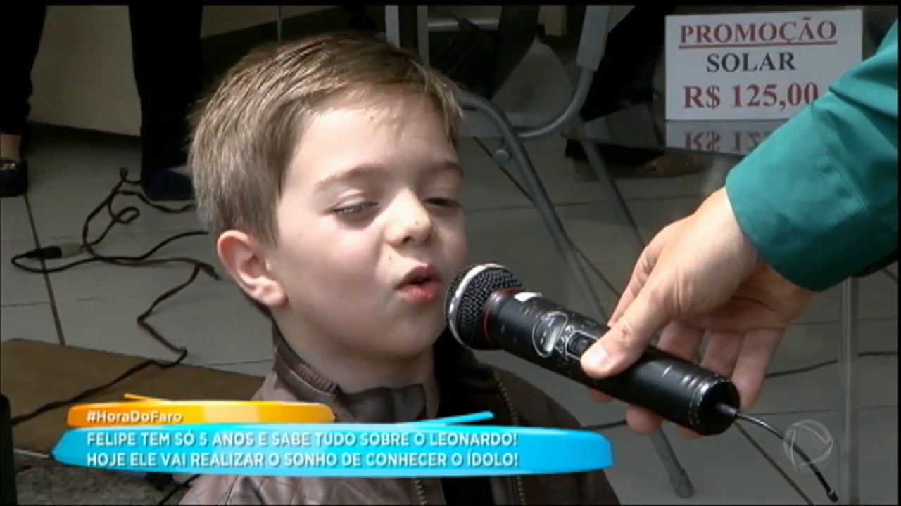 Pequeno fã de Leonardo gosta de ser chamado de Leonardinho