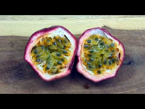 How to choose and how to eat a perfect, ripe, passion fruit!  Parchita maracuya.
