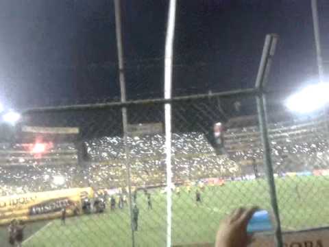 "Barcelona 1vs Emelec 1 primera final , Sur Oscura" Barra: Sur Oscura • Club: Barcelona Sporting Club • País: Ecuador