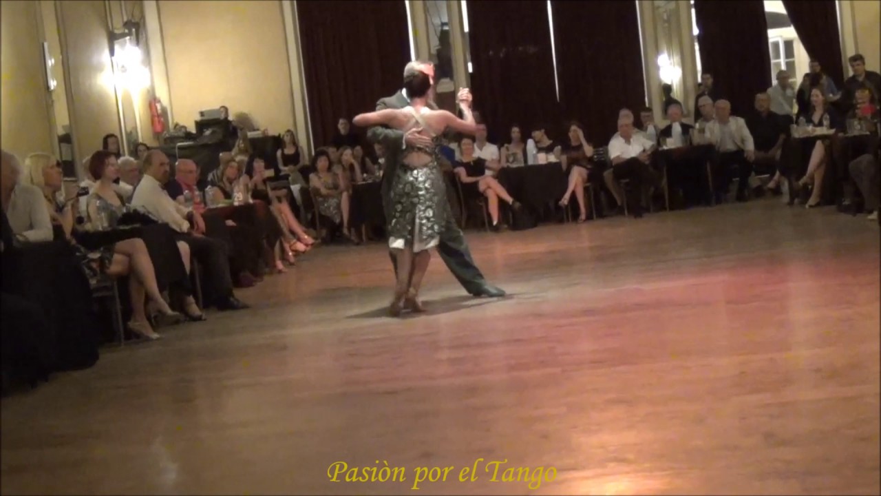PALOMA BERRÍOS RODRIGUEZ  y MAXIMILIANO ALVARADO  Bailando el Tango PACIENCIA en YIRA YIRA