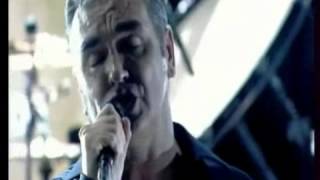 Morrissey - At Last  Im Born -Live (Legendado)