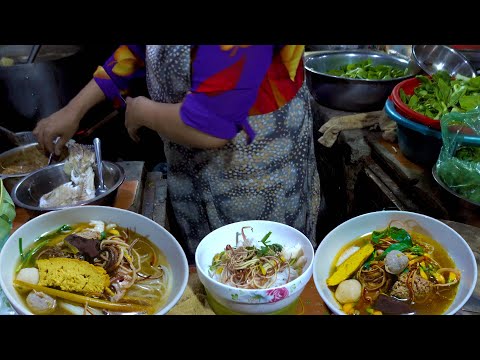 Nom Banhjok Sroas With Khour Kdam - Phnom Penh Street Food @ Boeng Tompon Market