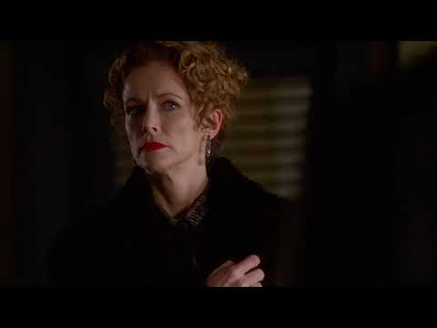 Leslie Hope's Holiday-Themed Villainess Role on Castle