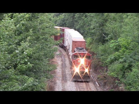 EMD SD70I 5622 Working Local Train CN 519 at Halifax, NS Hauling Containers to PSA Atlantic Terminal