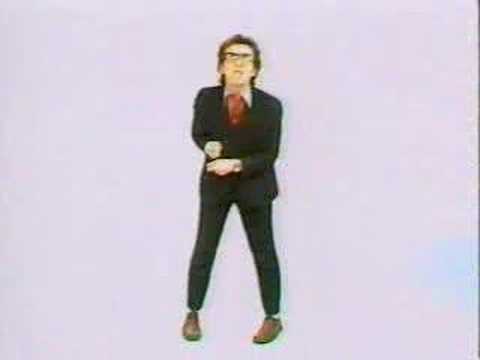 Elvis Costello - (I Dont Want To Go To)  Chelsea