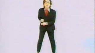Elvis Costello - (I Dont Want To Go To)  Chelsea