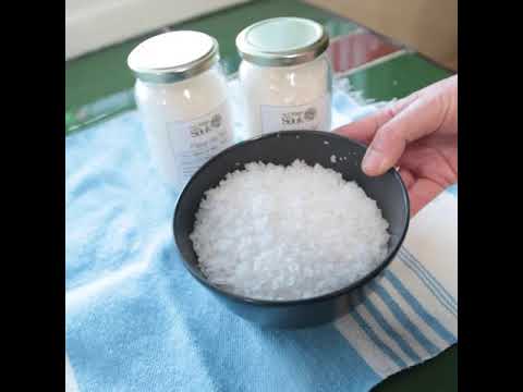 La Fleur de sel est absolument pure et sans aucun additifs disponible à la boutique
