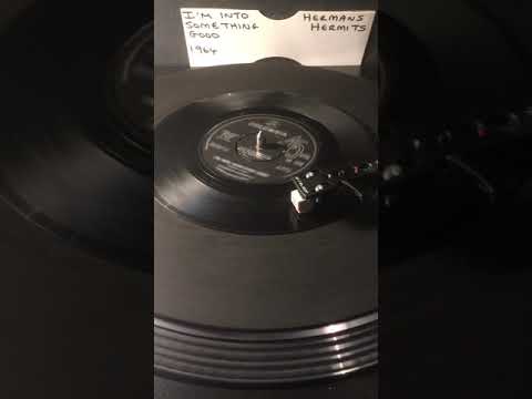 Herman’s Hermits- I’m Into Something Good ( Vinyl 45 ) From 1964 .