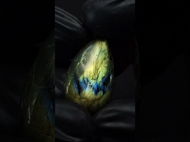 حجر الطاؤوس الطبيعي