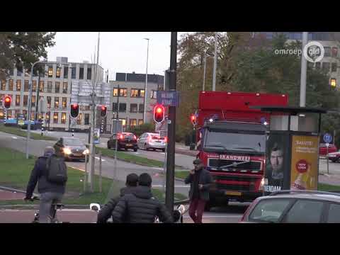 Beelden ontruiming in Arnhem | Verdacht pakketje Dudok | 14 november 2019