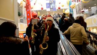 preview picture of video 'Christmas Flash Mob, Auchan Rescaldina 01'