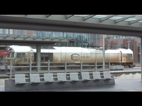 Euro Cargo Rail Class 77 met autotrein komt door Station Brugge