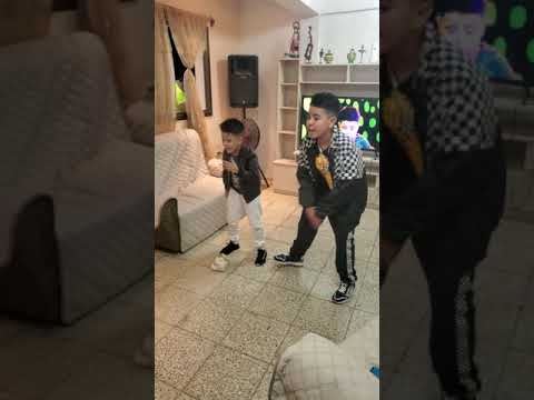 Ya mi niña conoció a su ídolo,, gracias jhon menez, tan chiquito y tan artista.. gracias 💝💖👏👍👍